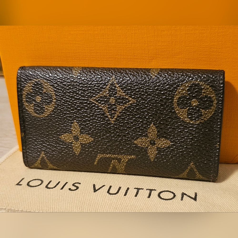 Authentic Louis Vuitton Monogram 4 Key Compact Ke… - image 2
